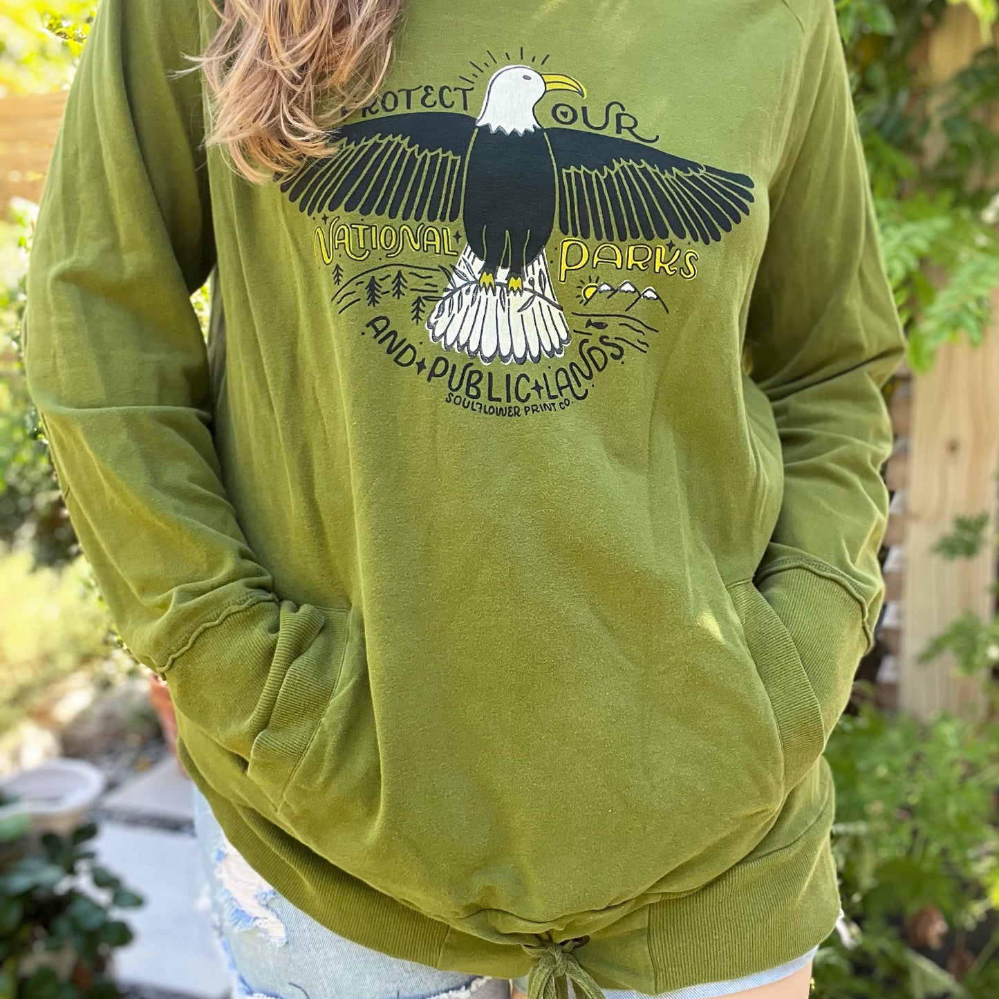 National Parks | Vibrant Green Long Sleeve w Pockets | XL
